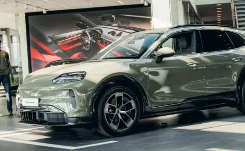 Elektrische Porsche Cayenne te bewonderen bij Porsche Centrum Brabant